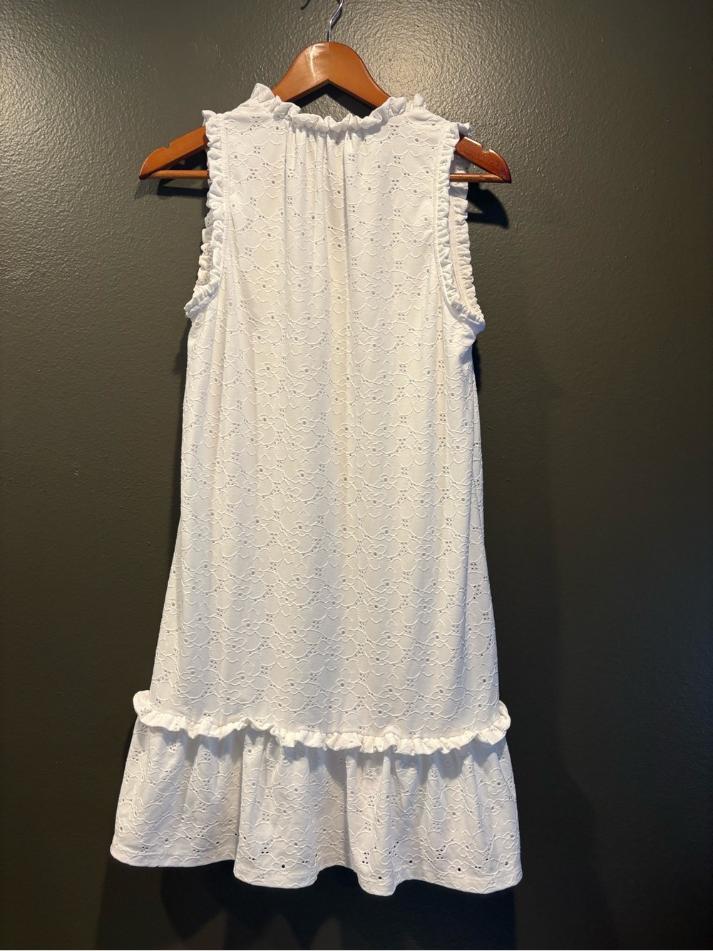 Michael Michael Kors White Eyelet Ruffle Shift Dress Size M Sleeveless Resort - Picture 8 of 10